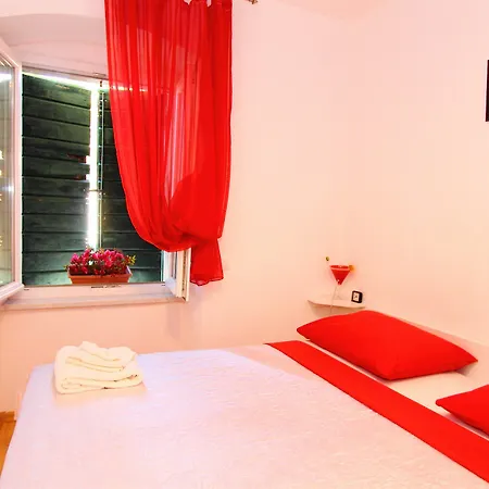 Nirvana Rooms&apartments 3*