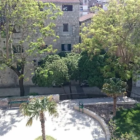 Nirvana Rooms&apartments 3*