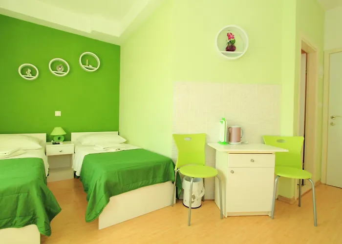 Πανσιόν Nirvana & Σπλιτ