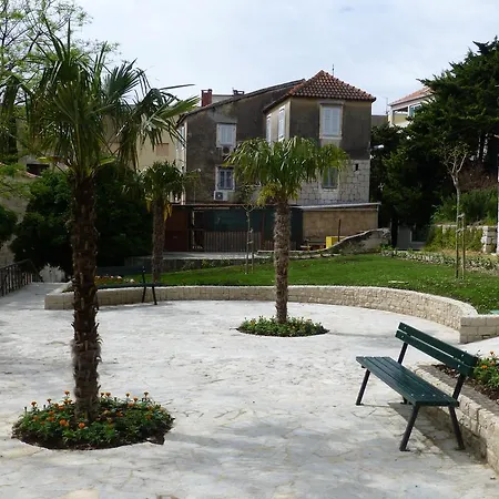 Guest house Nirvana &
