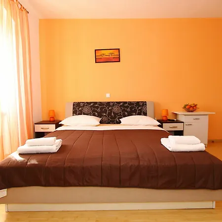 Nirvana & Guest house 3*