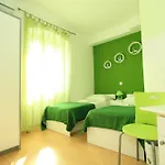너바나 룸&아파트 3*