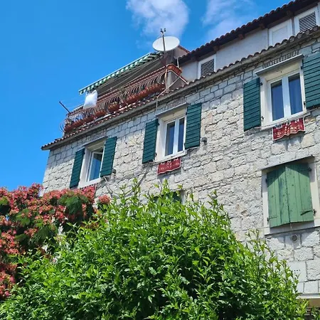 涅盘客房及公寓酒店 招待所 3*