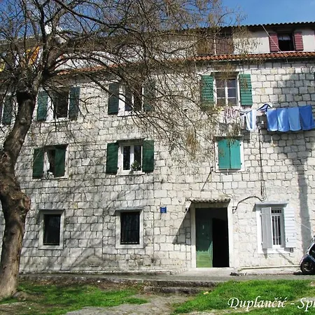 涅盘客房及公寓酒店