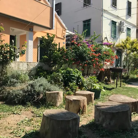 招待所 涅盘客房及公寓酒店 斯普利特