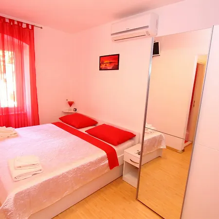 涅盘客房及公寓酒店 3* 斯普利特