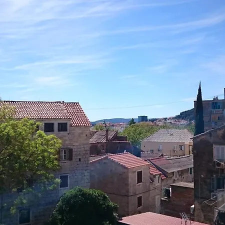 涅盘客房及公寓酒店