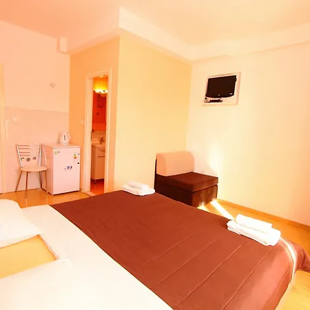 涅盘客房及公寓酒店 招待所 斯普利特