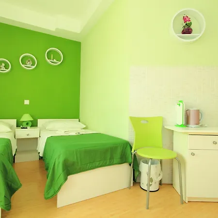 招待所 涅盘客房及公寓酒店 3*