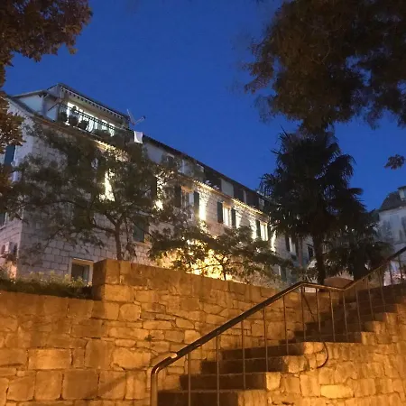 涅盘客房及公寓酒店 斯普利特