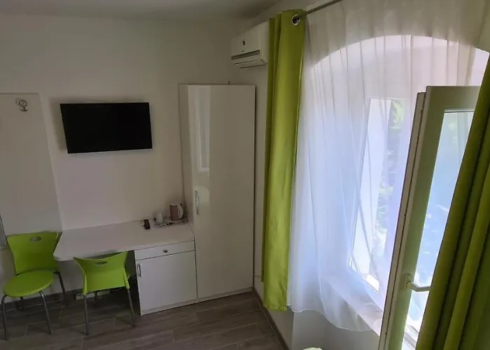 Pensionat Nirvana & Split