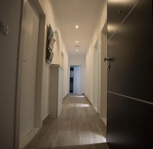 Pensionat Nirvana & Split