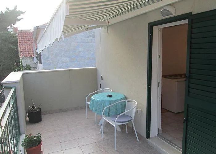 Nirvana & Pensionat Split