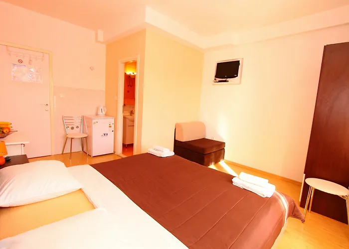 Nirvana & Pensionat Split